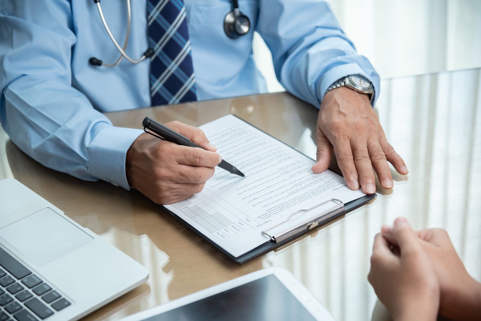 Cuándo acudir al médico por ETS: síntomas, señales de alerta y pruebas médicas